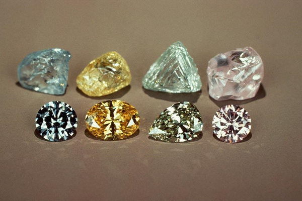 钻石颜色差异